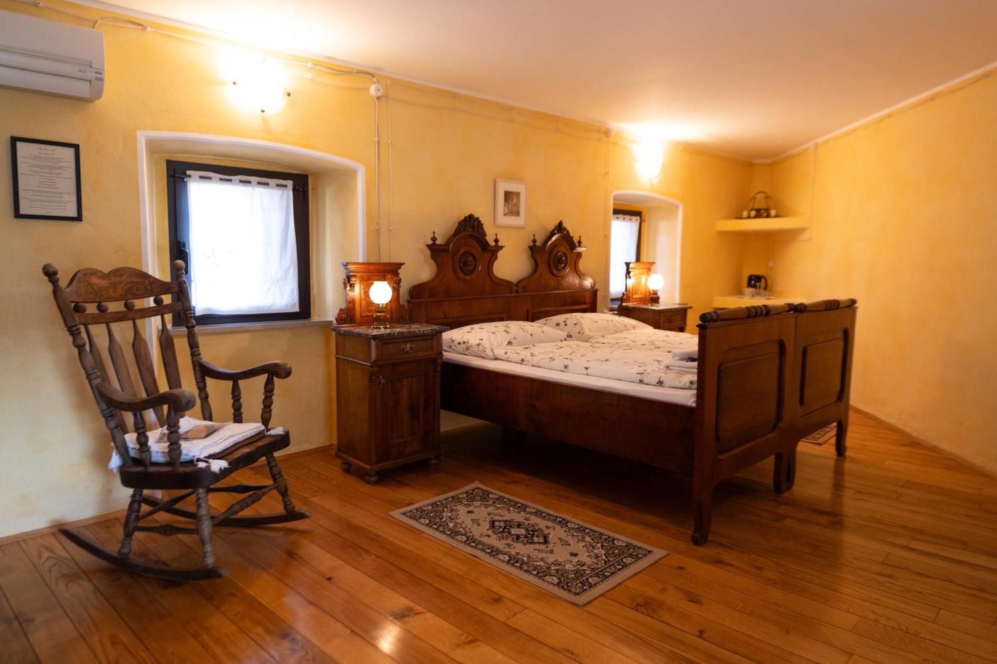 Maison d'hôtes Skerlj Wine Estate à Tomaj Extérieur photo